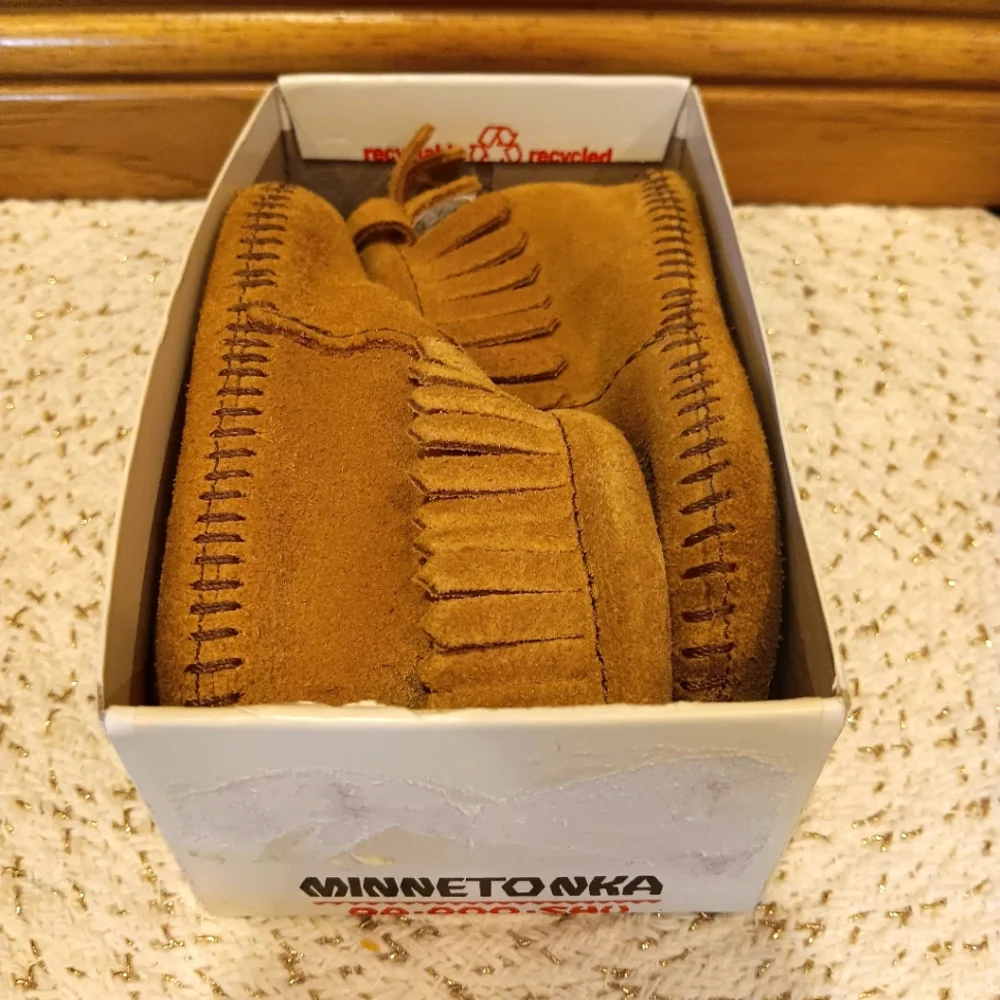 Minnetonka Moccasins Infant/Toddler Back Flap Bootie Brown Suede Size 4